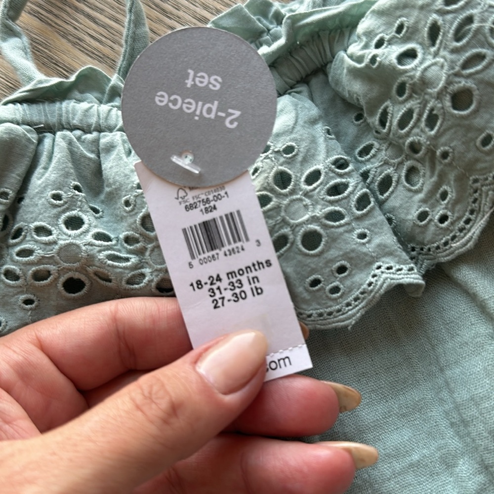 Baby Gap 2 piece romper - Picture 4 of 4